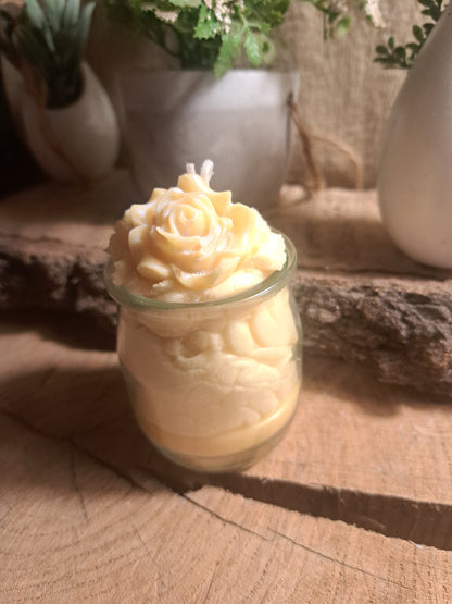 MINI BOUGIE GOURMANDE FLEUR ± 100G : MONOÏ VANILLÉ